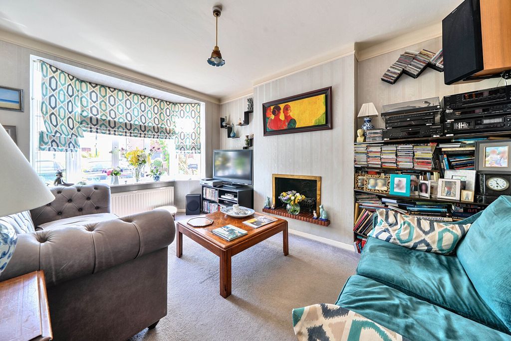 Property photo 2 of 12 1304146-9-68778F0...