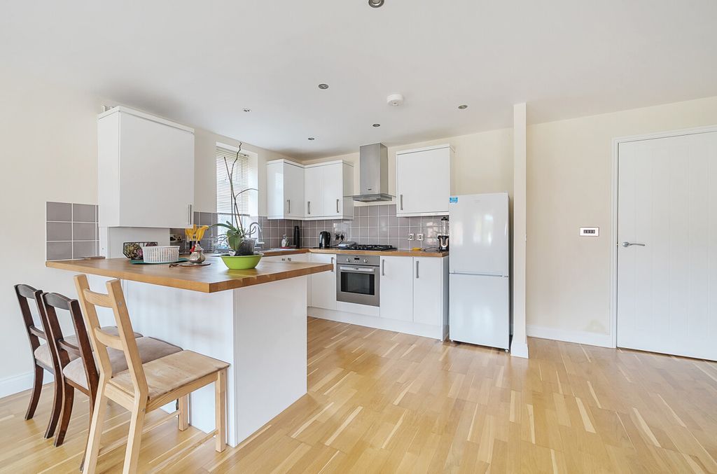 Property photo 3 of 14 1339561-4-68A473E...