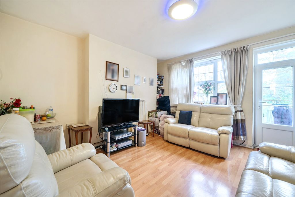 Property photo 2 of 16 Picture No. 21