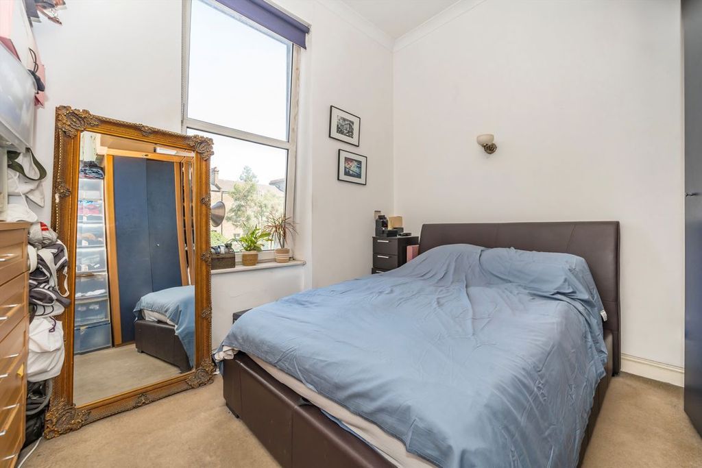 Property photo 3 of 6