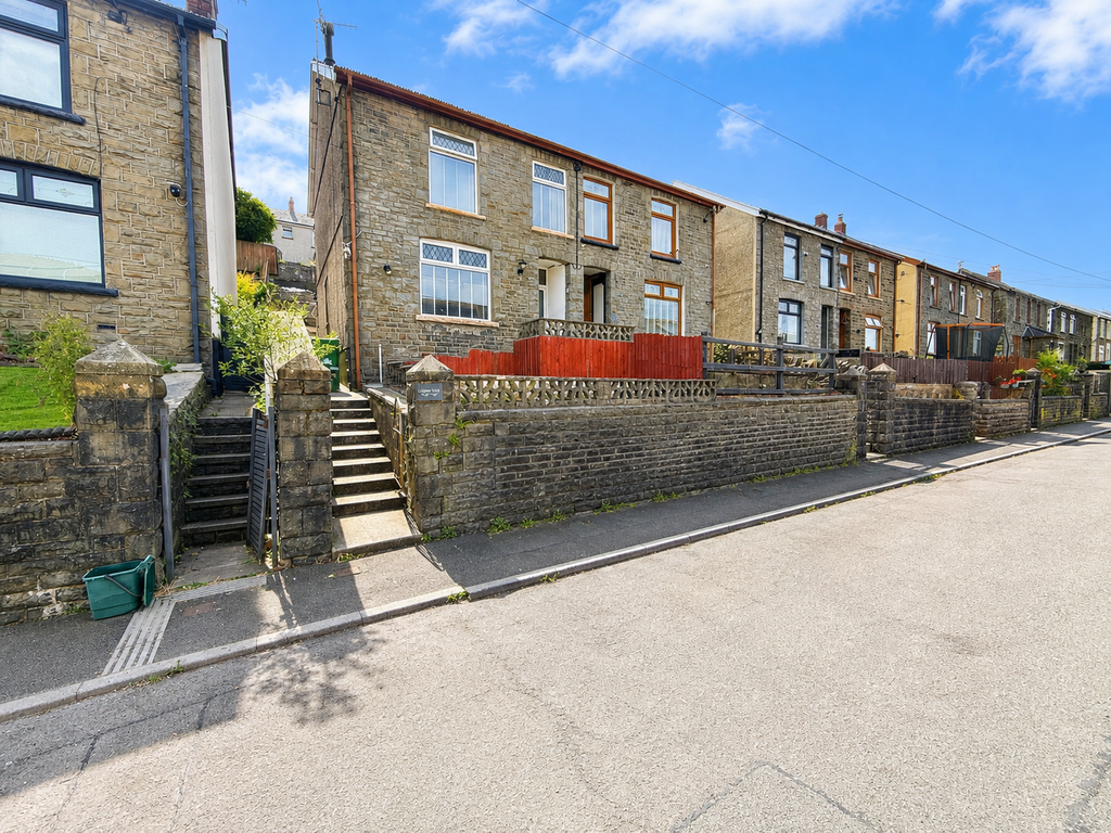 Property photo 1 of 18 6F50F209-101D-4218-8829-Afee2E4E6415