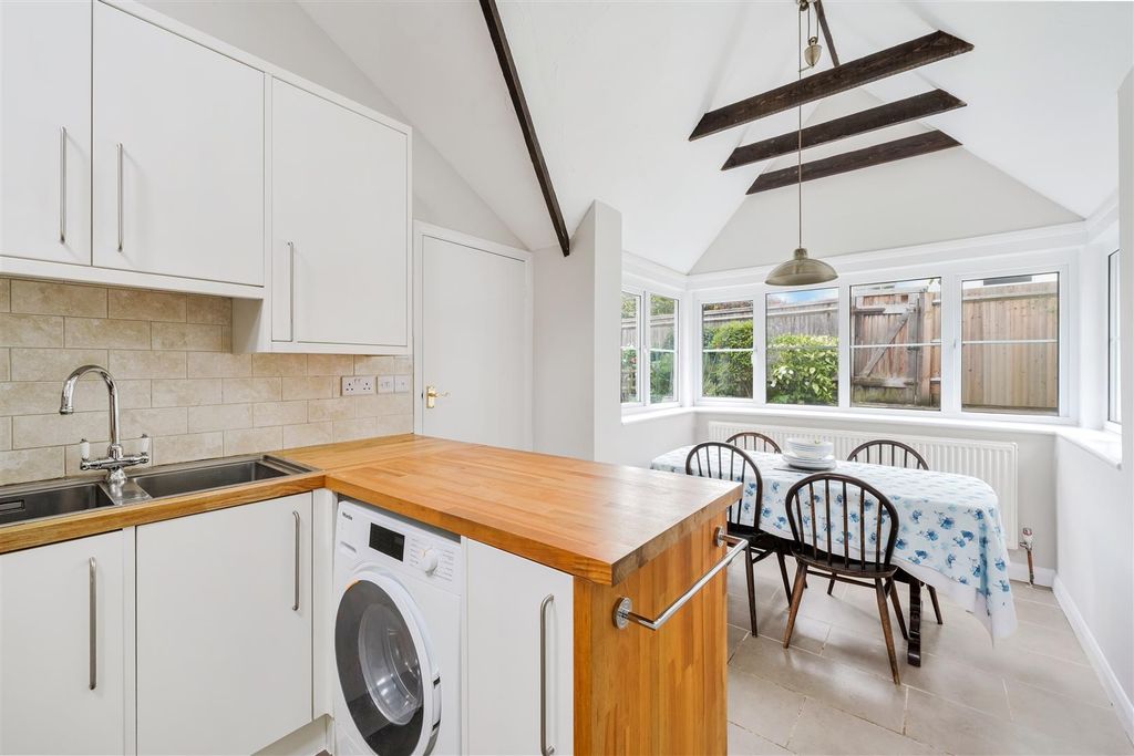 Property photo 2 of 16 Bracken Path (8).Jpg