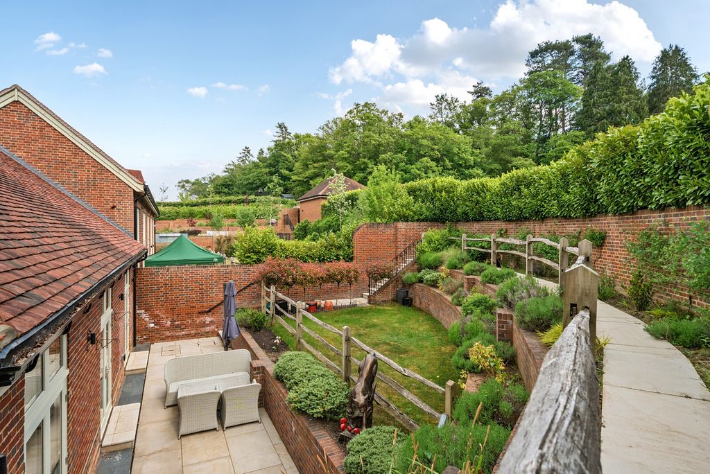Property photo 3 of 24 1455378-37-69Fe0F...