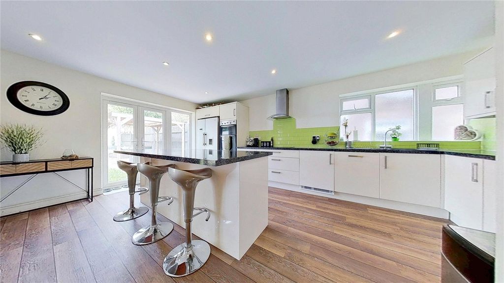 Property photo 2 of 19 Picture No. 65