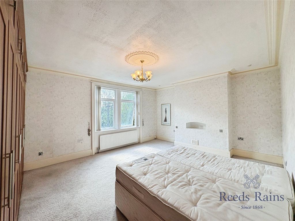 Property photo 3 of 15 Picture No. 01