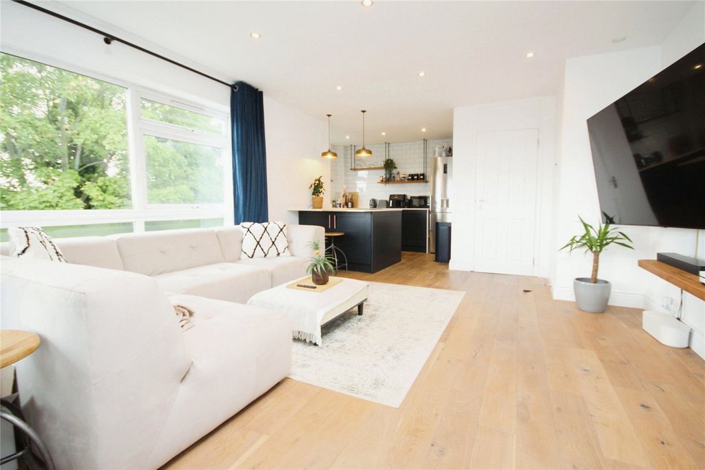 Property photo 3 of 7 Picture No. 02