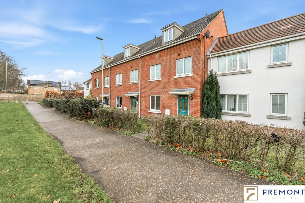 Property photo 1 of 13 Front (Exterior)