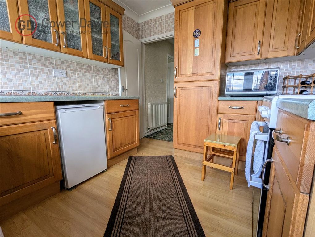 Property photo 2 of 15 Kitchen