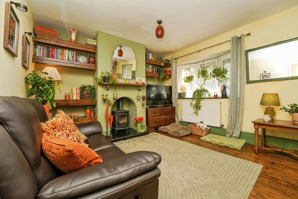 Property photo 2 of 12 Pbox-Img.Jpg