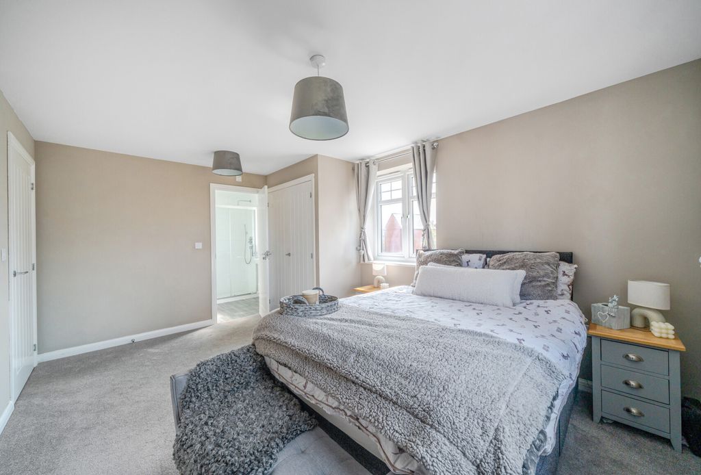 Property photo 3 of 21 1303171-13-68400E...