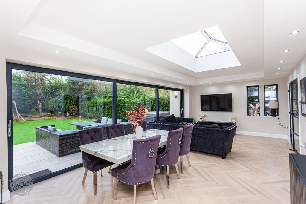 Property photo 2 of 49 Picture No. 05
