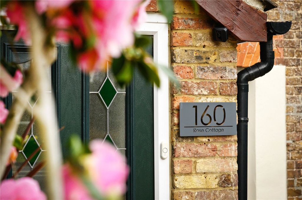 Property photo 3 of 18 Front \Door
