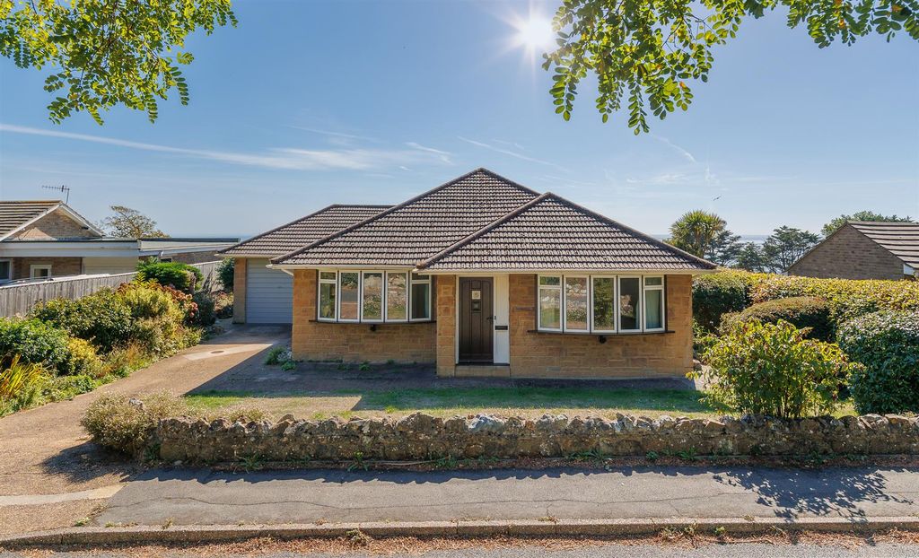 Property photo 1 of 20 Ventnor Detached Bungalow