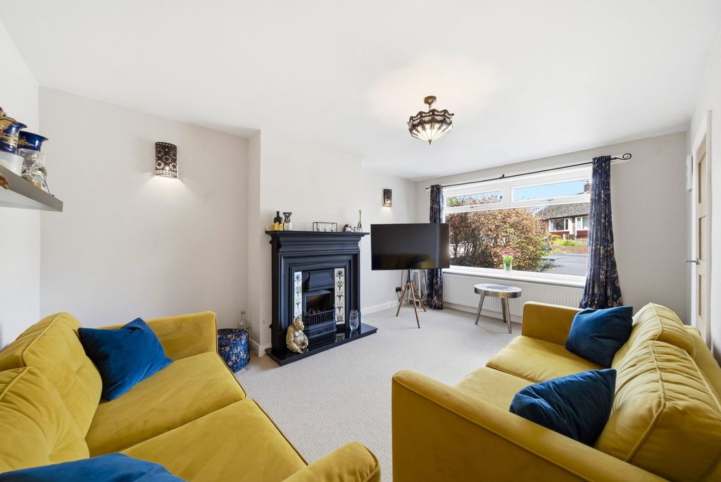 Property photo 3 of 37