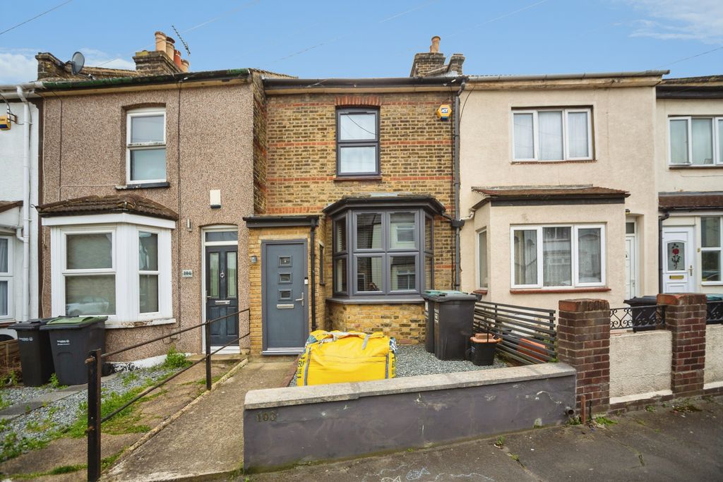 Property photo 1 of 16 Front View