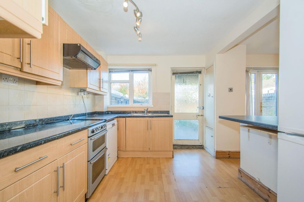 Property photo 1 of 11 Image