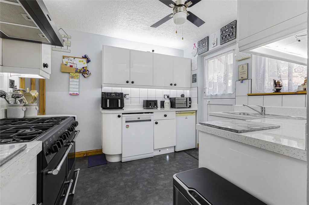 Property photo 3 of 21 Picture No. 04