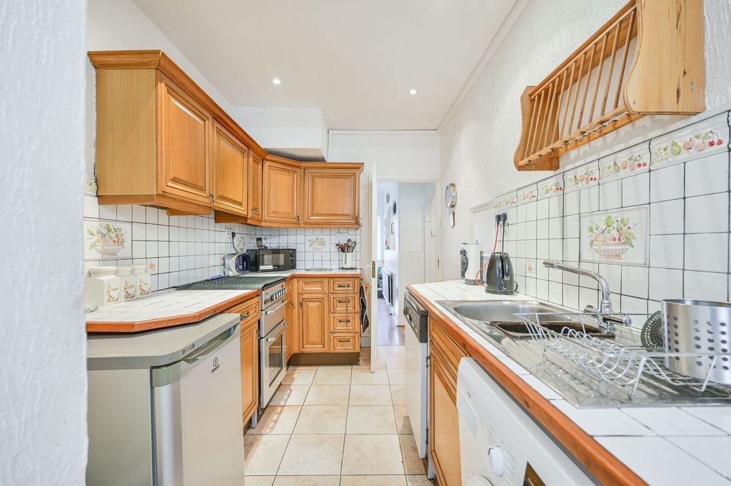 Property photo 3 of 21