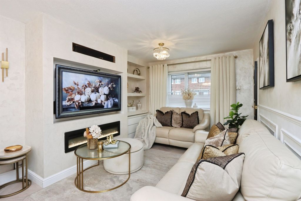 Property photo 2 of 23