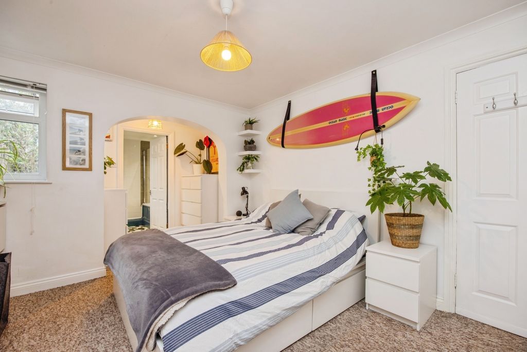 Property photo 3 of 17 Photo