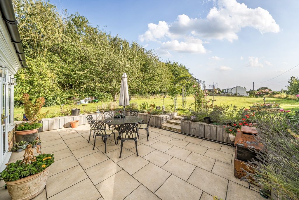 Property photo 2 of 23 4466923