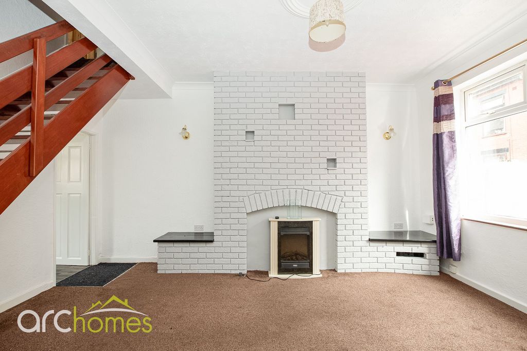 Property photo 2 of 13