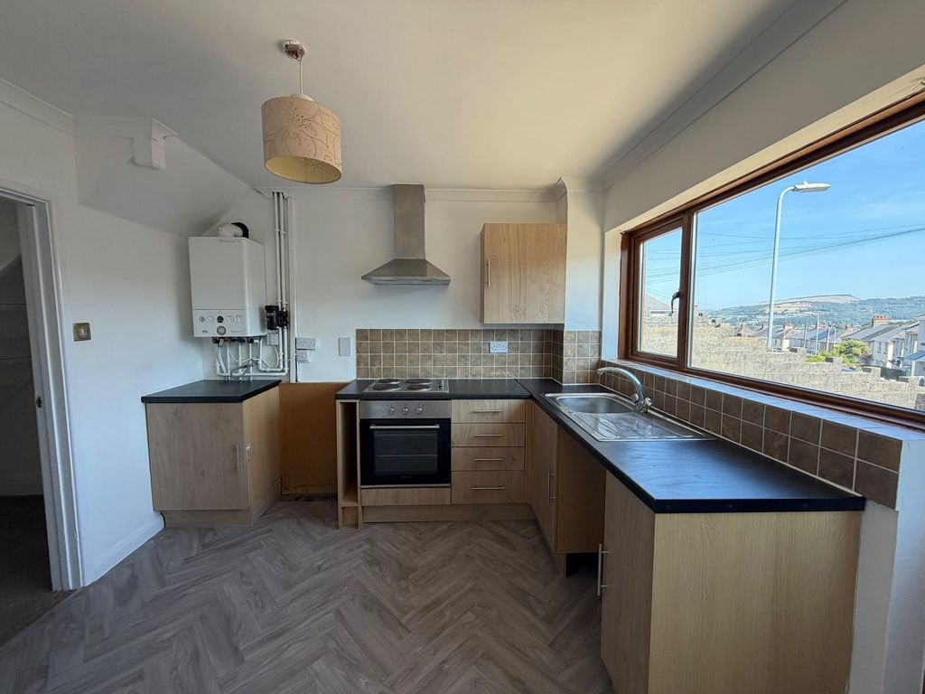 Property photo 3 of 13 Not Specified