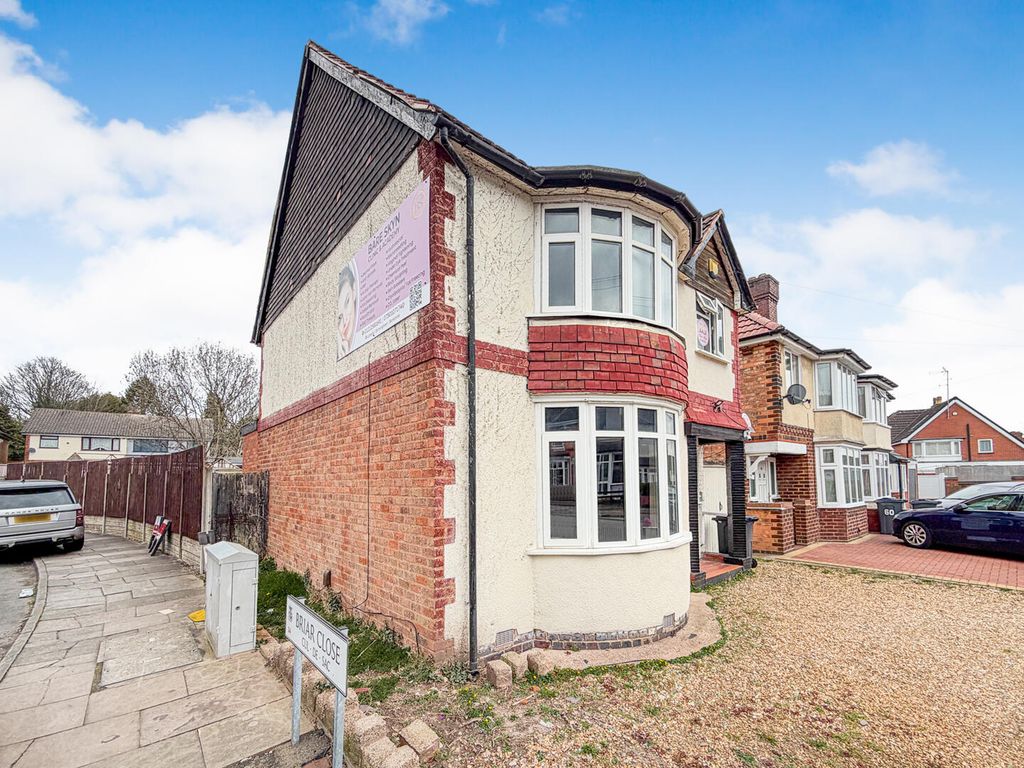 Property photo 3 of 12 Front (Exterior)