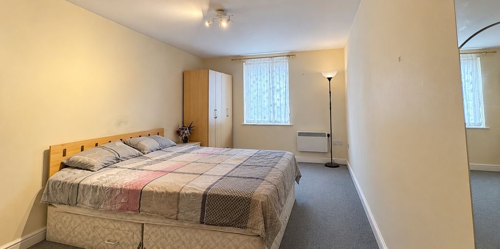 Property photo 3 of 8 Bedroom 3