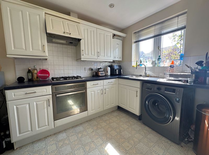 Property photo 3 of 12 Kitchen