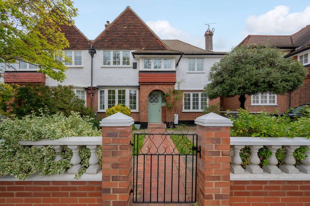 Property photo 1 of 18