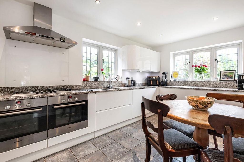 Property photo 2 of 27 Image