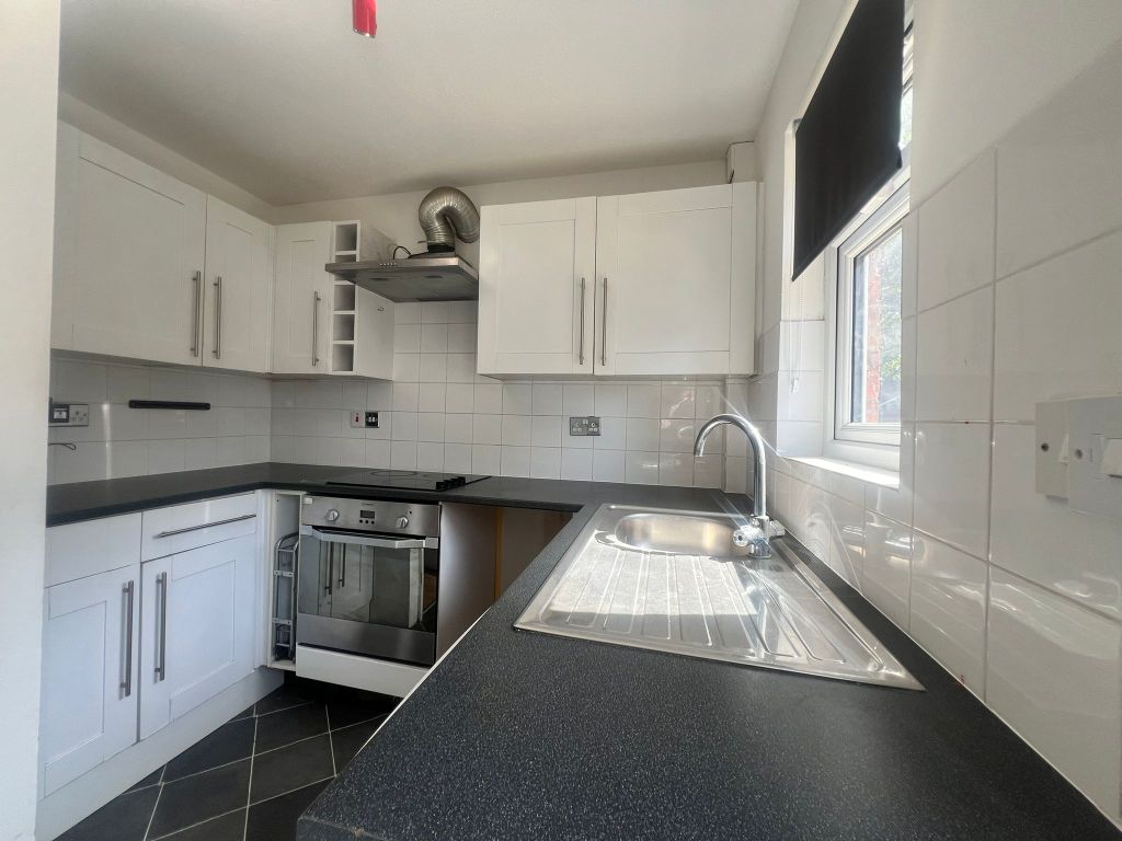 Property photo 1 of 8 Kitchen