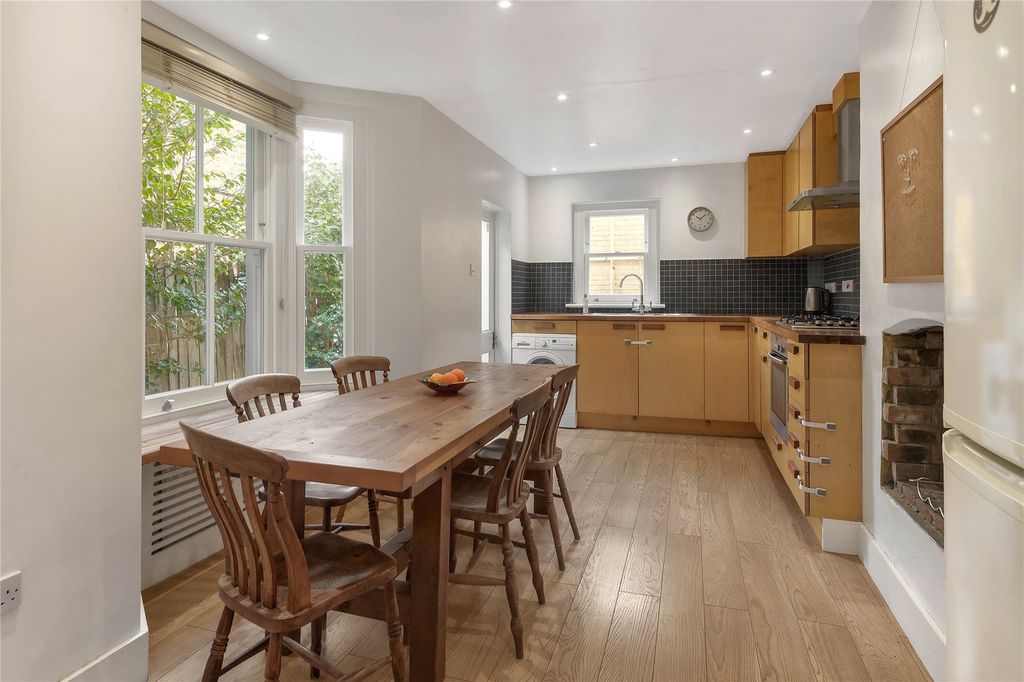 Property photo 3 of 10 Picture No. 07