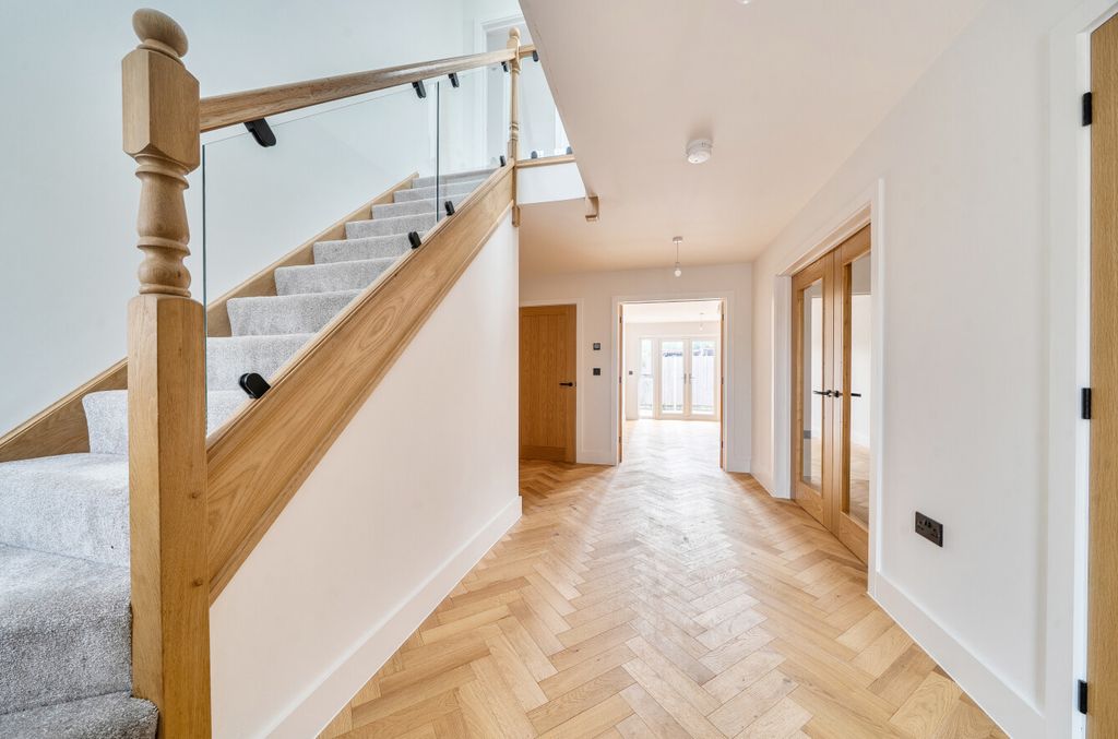 Property photo 3 of 17 1480437-25-6A32d7...