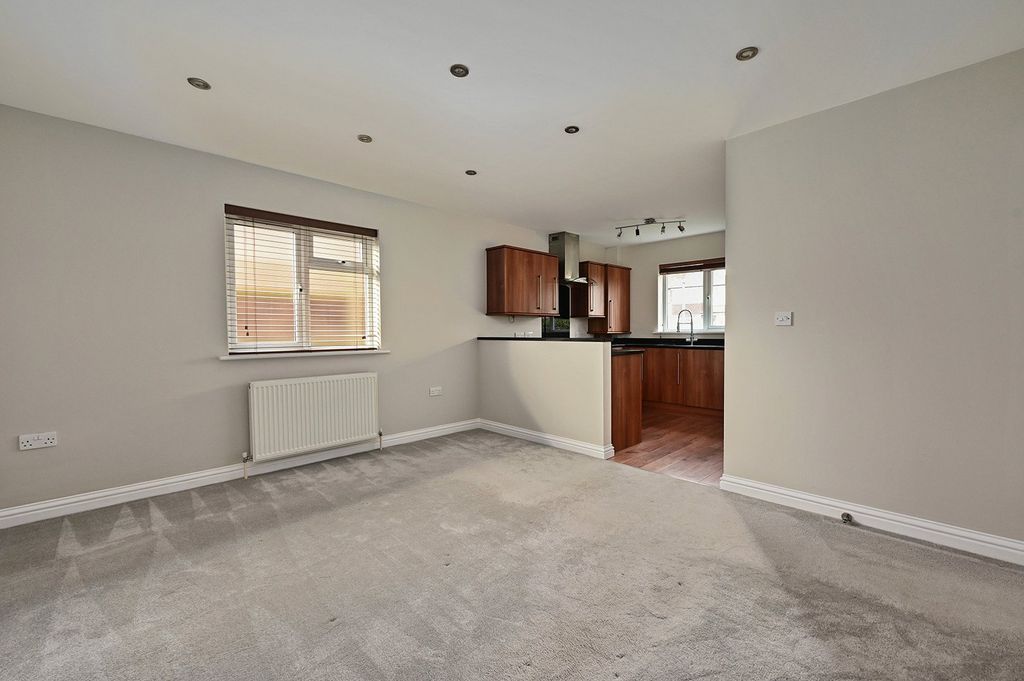 Property photo 2 of 11 Picture No. 17