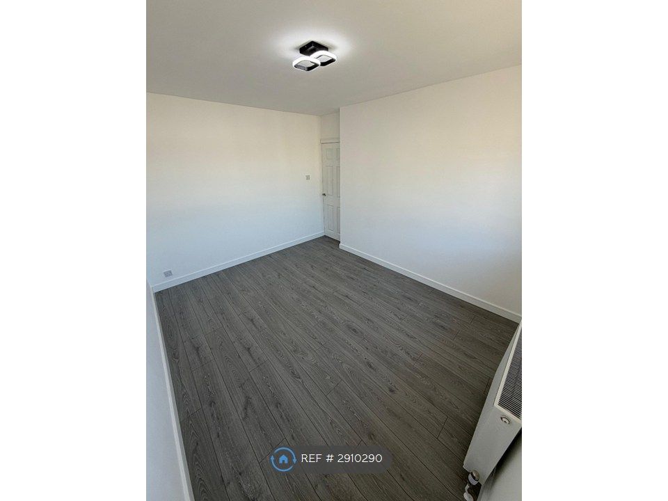 Property photo 2 of 12 Bedroom1-2