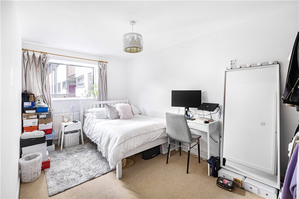 Property photo 3 of 10 Bedroom