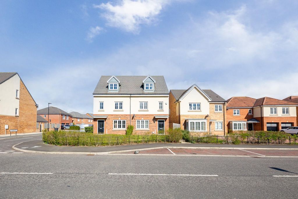 Property photo 1 of 18 External