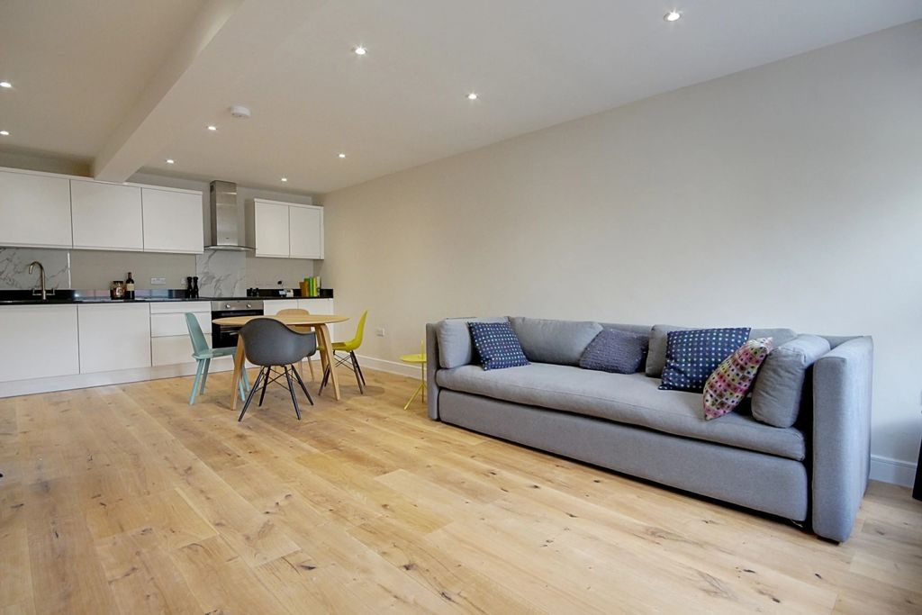 Property photo 3 of 7 Living Room (No Side Door)