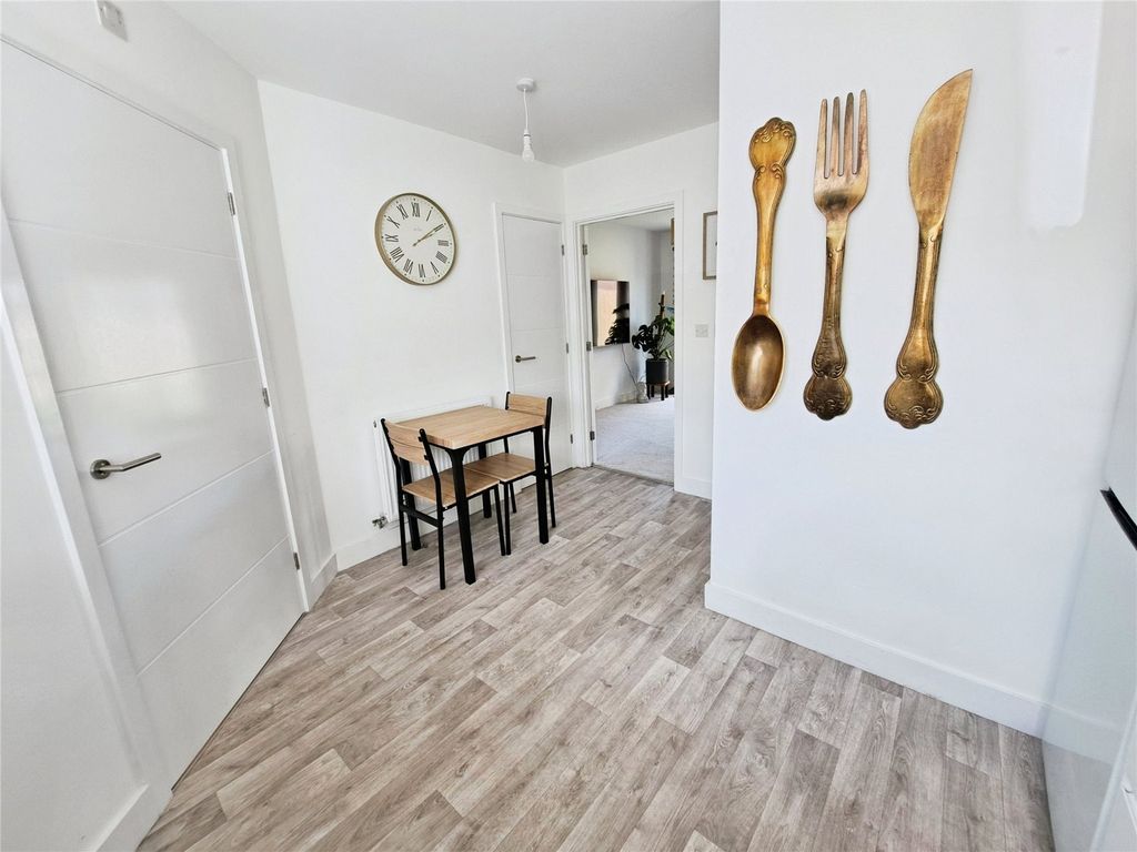 Property photo 3 of 10 Kitchen Dining Room