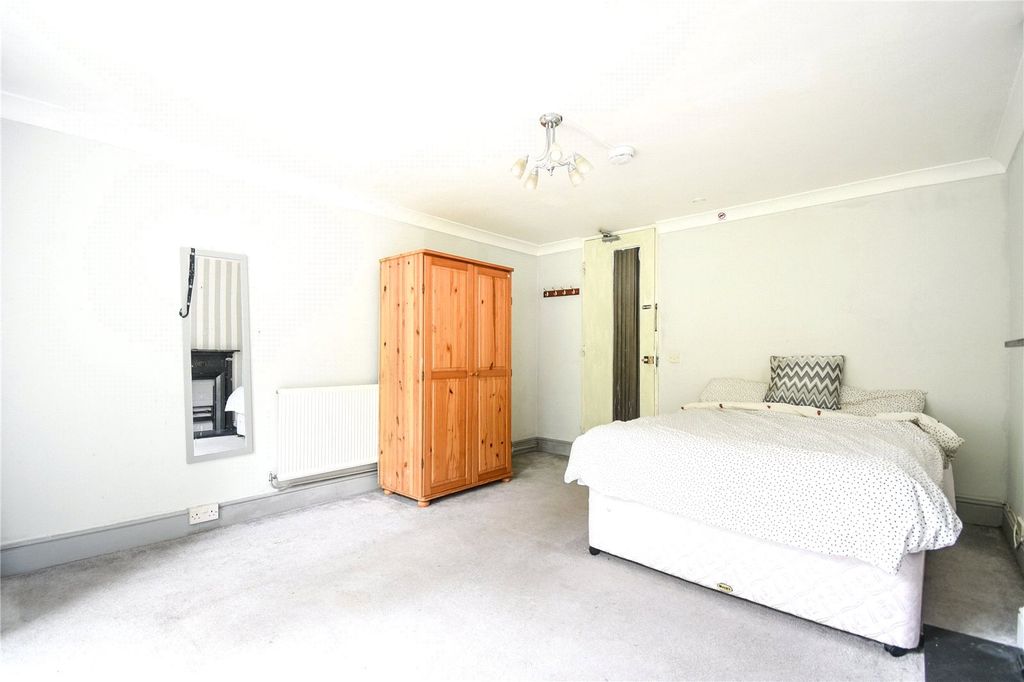 Property photo 2 of 13 Picture No. 02