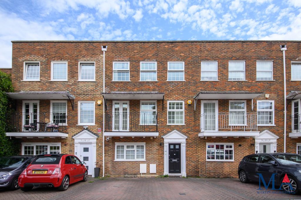 Property photo 2 of 23
