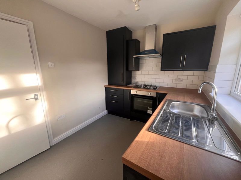 Property photo 1 of 7 Photo 13