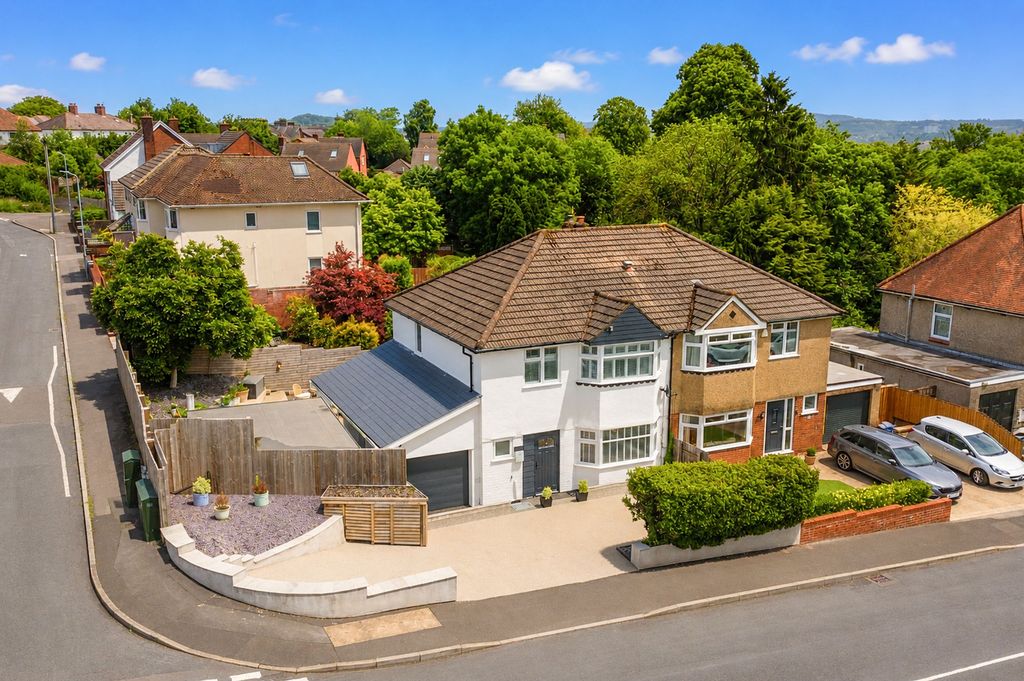 Property photo 1 of 34