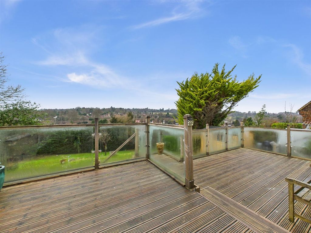 Property photo 3 of 32 Cam02885G0-Pr0529-Still017.Jpg