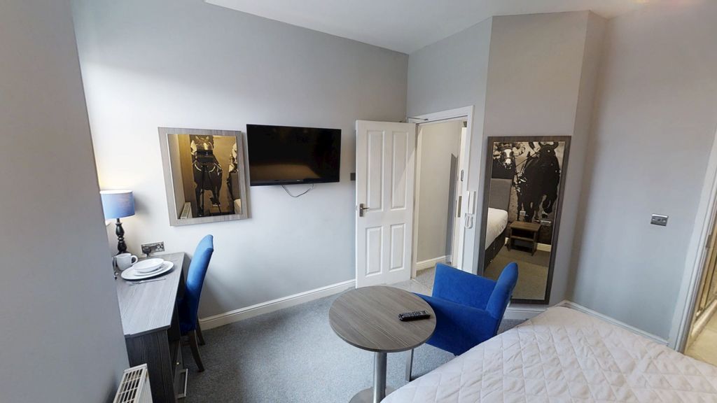 Property photo 2 of 16 87-89-Thorne-Road-Room-5-02