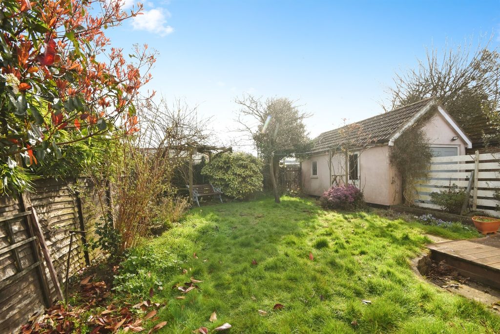 Property photo 2 of 16