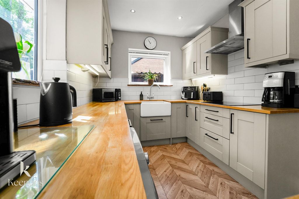 Property photo 3 of 38 Clifton Grove-13.Jpg