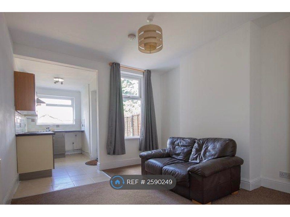 Property photo 2 of 7 Kitchen/ Dining